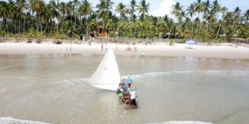 Tabôa doa velas e motores para pescadores artesanais
