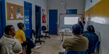 Iniciativas comunitárias participam de trilha de aprendizagem sobre monitoramento de dados